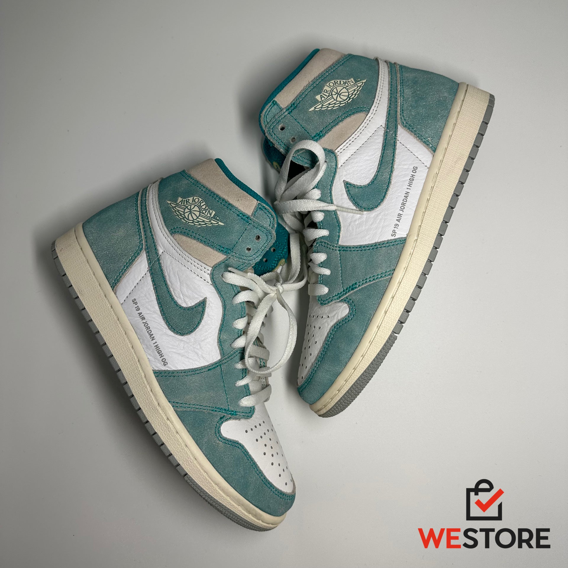 Us 7.5 / 40.5  Jordan 1 Turbo Green