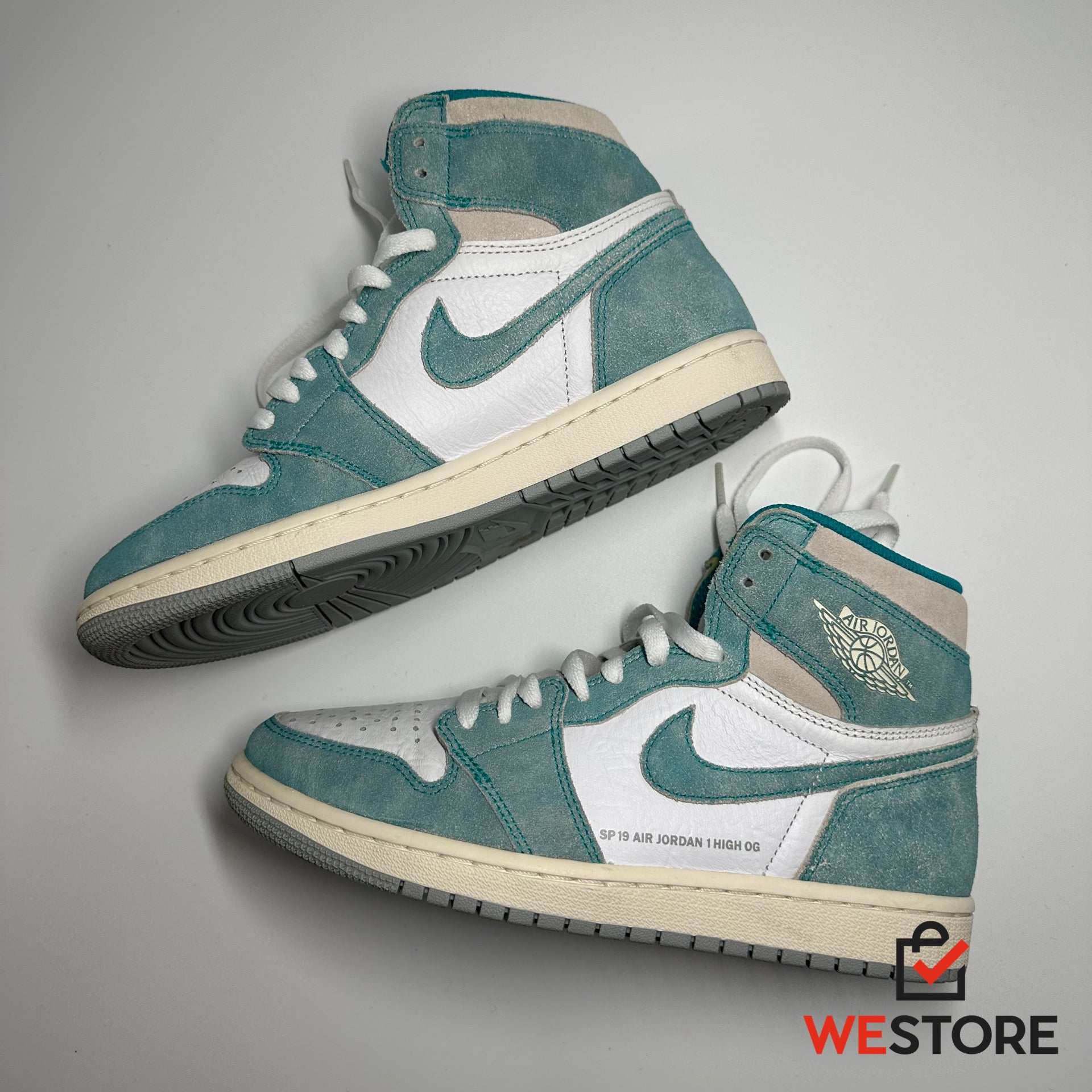 Us 7.5 / 40.5  Jordan 1 Turbo Green